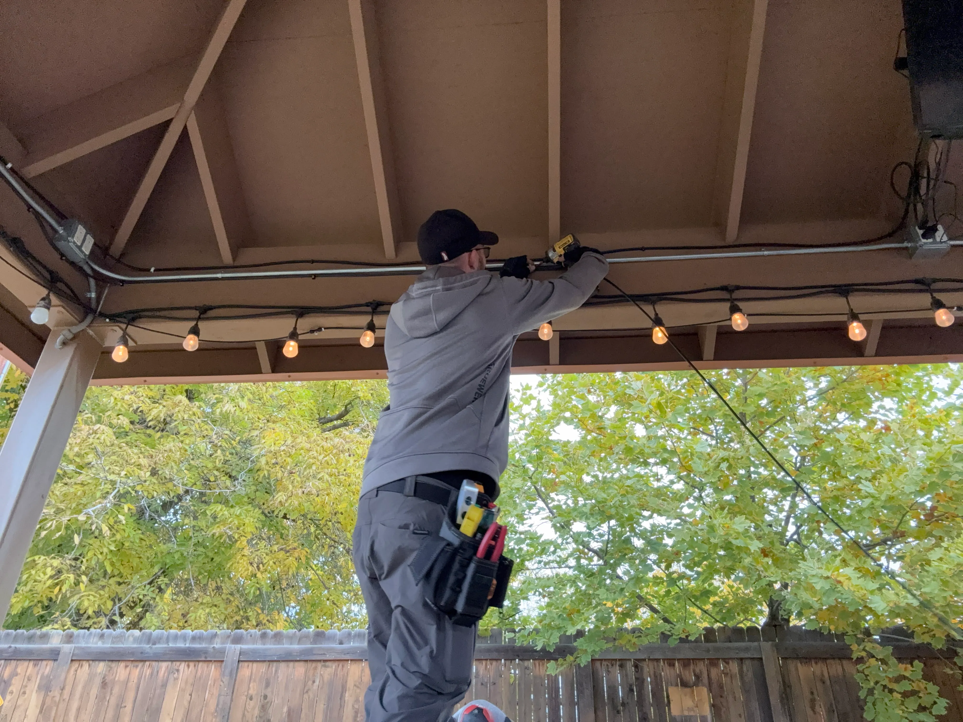 Outdoor lighting installation